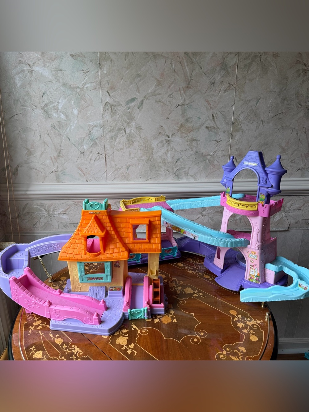 Fisher Price Little People Disney Princess Klip Klop Castle and Belle Cottage